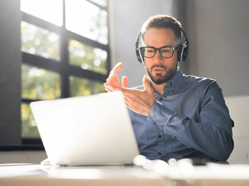 Treinamentos frequentes em segurança digital