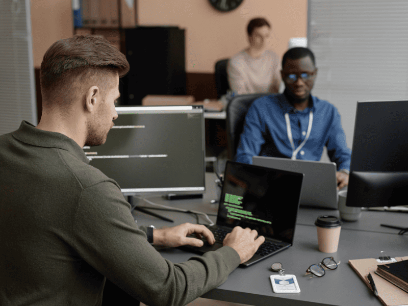 Como proteger sua empresa contra ameaças cibernéticas